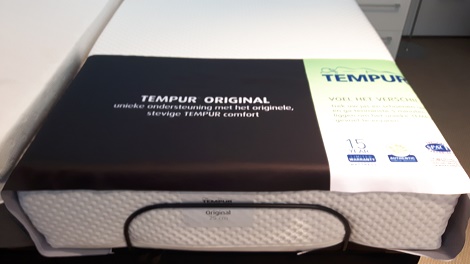 Tempur matras 50 % korting,showroommatras 90x200 cm. Original 25 cm. hoog,theo bot zwaag